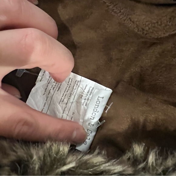 NWT London & Cole Pom Pom bunting faux fur suit - Picture 9 of 9